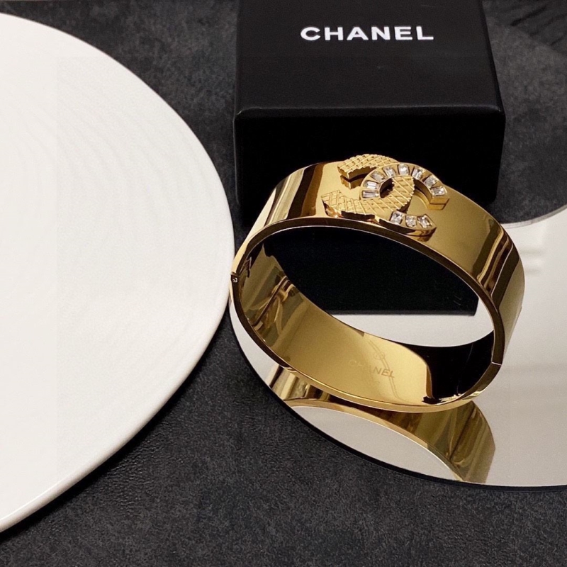 Ch**el bracelets